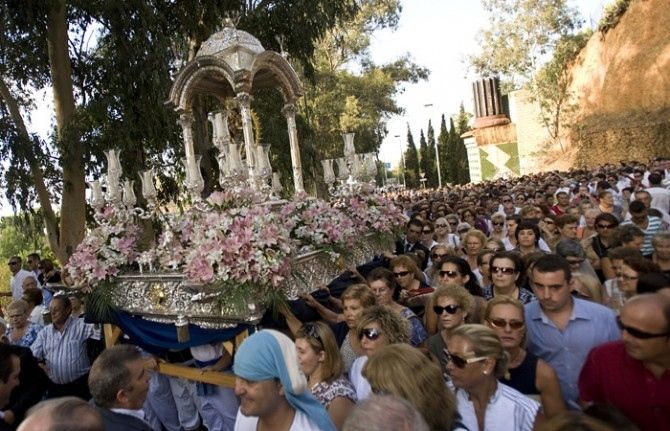La Virgen de la Cinta realiza este domingo su tradicional bajada al centro de Huelva