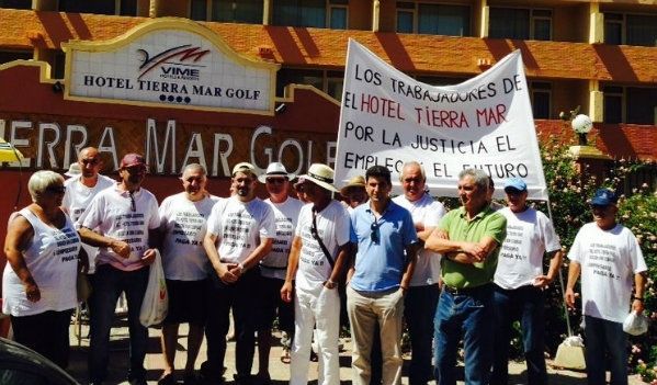 Los trabajadores del Tierra-Mar de Matalascañas exigen la reapertura del hotel