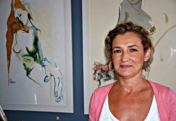Sentimientos y emociones asoman en Ayamonte a través del trazo pasional de Rita Martínez