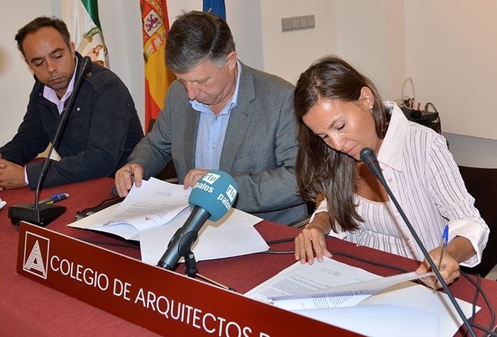 El Ayuntamiento y el Colegio de Arquitectos se unen para crear 'Espacios de Calidad' en Palos