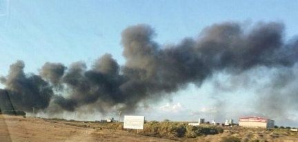 Incendio en un vertedero de plásticos agrícolas en Lepe
