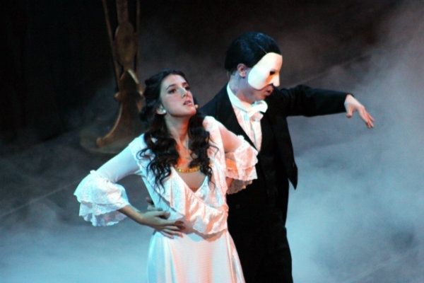 El Liceo de Moguer estrena con éxito ‘El fantasma de la ópera. En concierto’ en el auditorio Fibes de Sevilla