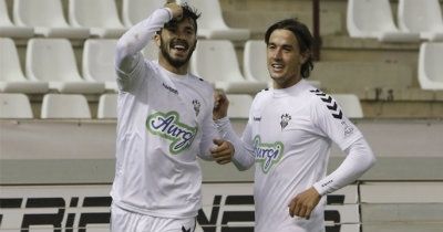 A centrarse en la Liga (2-1)