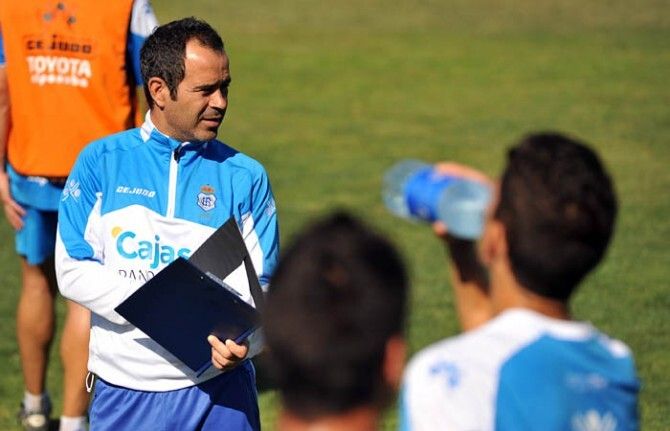 Cervera: 'Zambrano dará que hablar porque quiere ser futbolista'