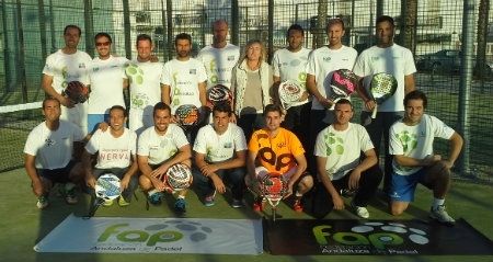 Huelva presenta a sus equipos para competir en el Andaluz de Pádel