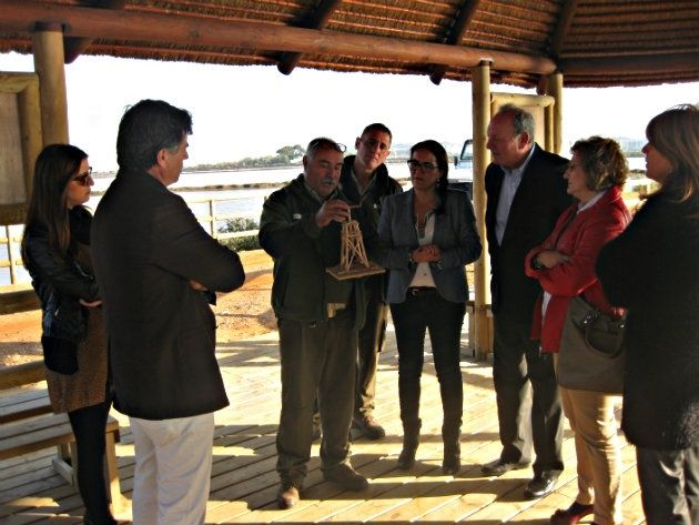 Junta y Cepsa firman un convenio para divulgar la riqueza medioambiental y cultural de Marismas del Odiel