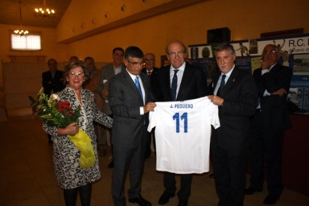 La Asociación de Veteranos del Recreativo rinde homenaje a cinco antiguos jugadores del Decano