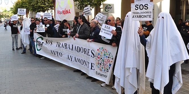 La crispación de varios colectivos protagoniza una alborotada sesión plenaria en la Diputación