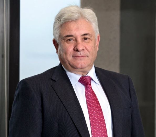 El nuevo presidente de AIQBE afirma que deben 'incrementar sus acciones para hacer posible una reindustrialización'