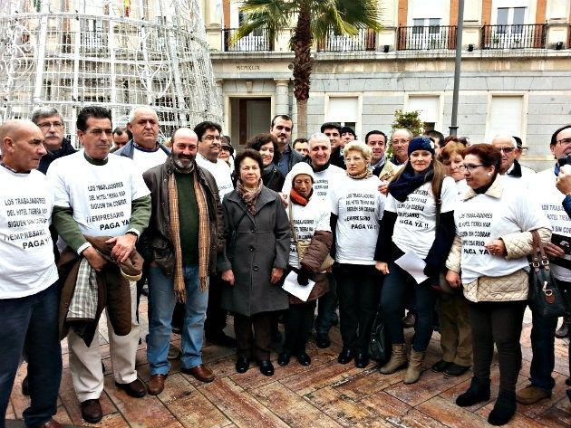IU respalda a la plantilla del hotel Tierra Mar de Matalascañas para que puedan recuperar sus empleos