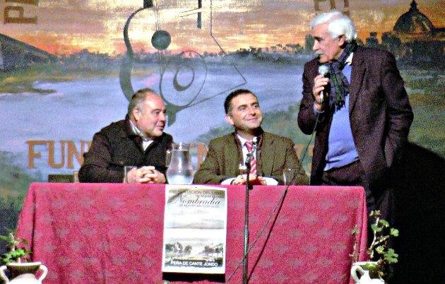 Miguel Morales recupera en ‘Nombradía’ el habla típica de Moguer
