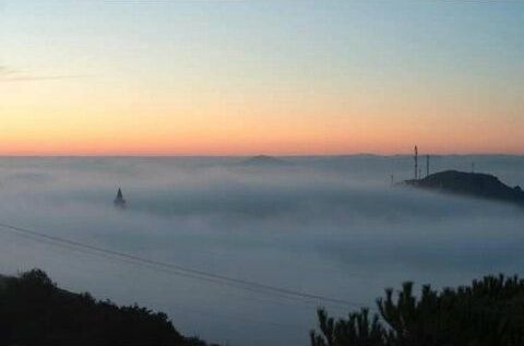 Calañas bajo la Niebla