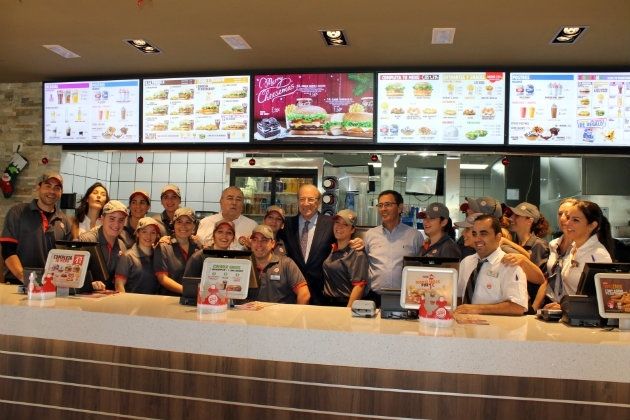 Burger King abre un nuevo establecimiento junto al hospital Juan Ramón Jiménez