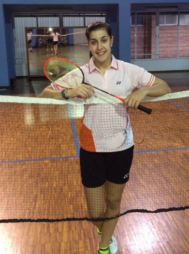 Carolina Marín se entrena en el Andrés Estrada