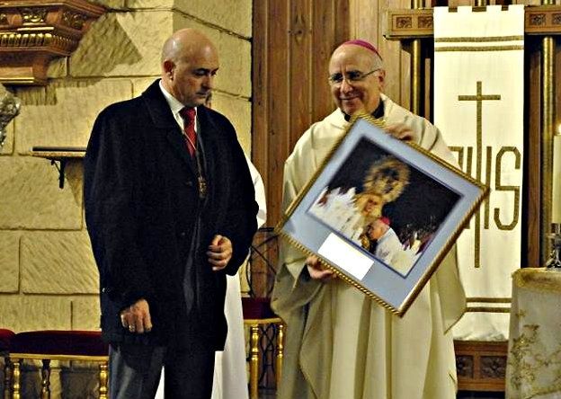 El obispo de Huelva clausura el 75 aniversario de la Victoria en la fiesta de San Juan Evangelista