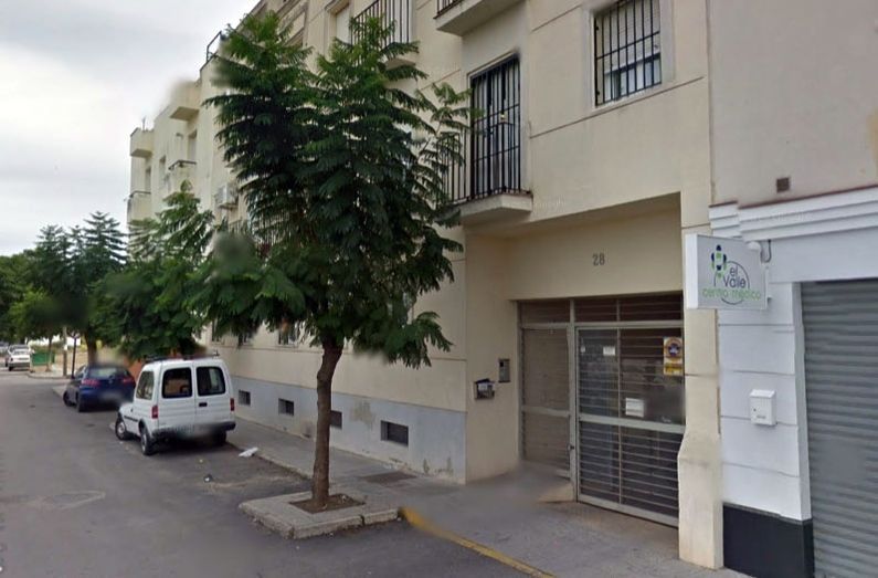 Desalojadas ocho viviendas tras el incendio en un piso de La Palma del Condado