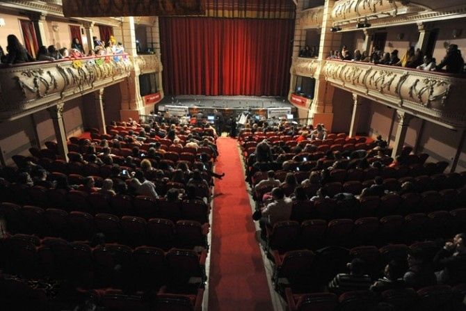 Dieciséis comparsas, 12 murgas y dos cuartetos, a semifinales del Carnaval Colombino
