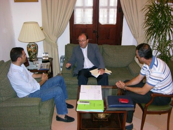 El alcalde se reúne con el responsable de la Asociación 'Rábida'