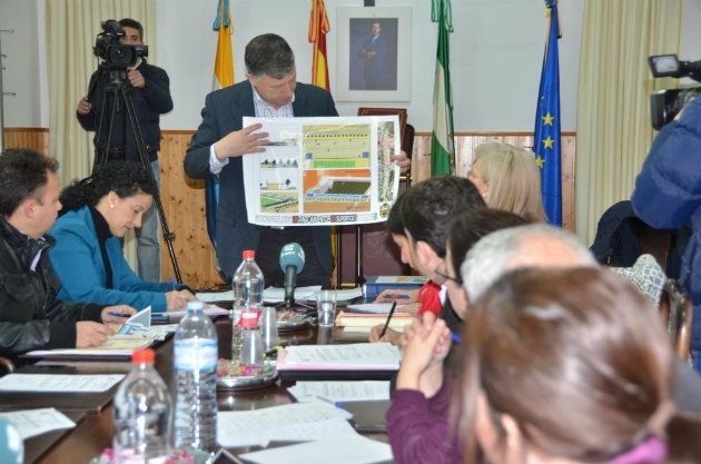 El Ayuntamiento de Palos incrementará en más del doble los aparcamientos del polideportivo municipal