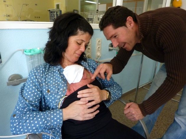 El área neonatal del Juan Ramón Jiménez abre las 24 horas para favorecer el cuidado de los bebés