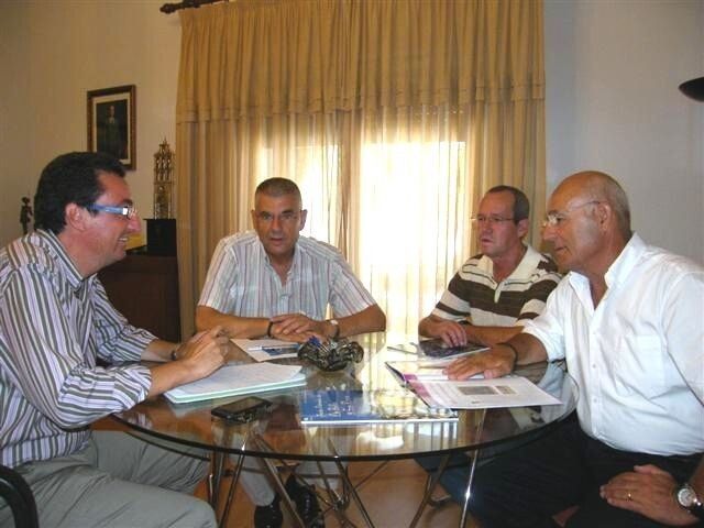 Estudian la cesión de terrenos municipales para la casa hermandad de La Bella