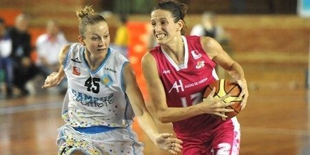 Una paliza para entrar por la puerta grande en los 'play-offs' (86-49)