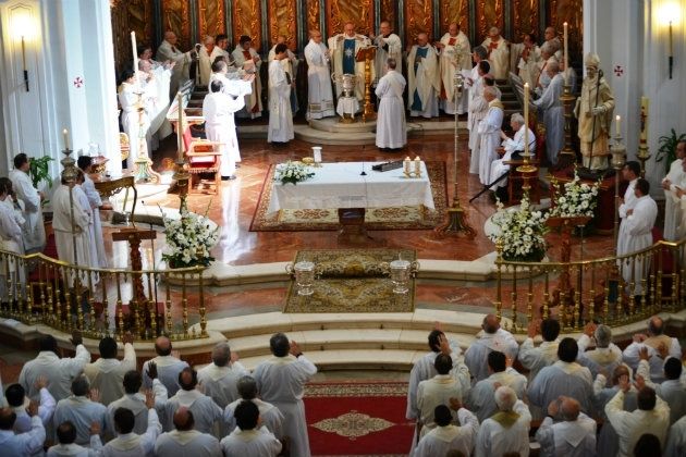 El obispo pide a los sacerdotes que no 'pierdan la alegría de evangelizar en estos tiempos recios'