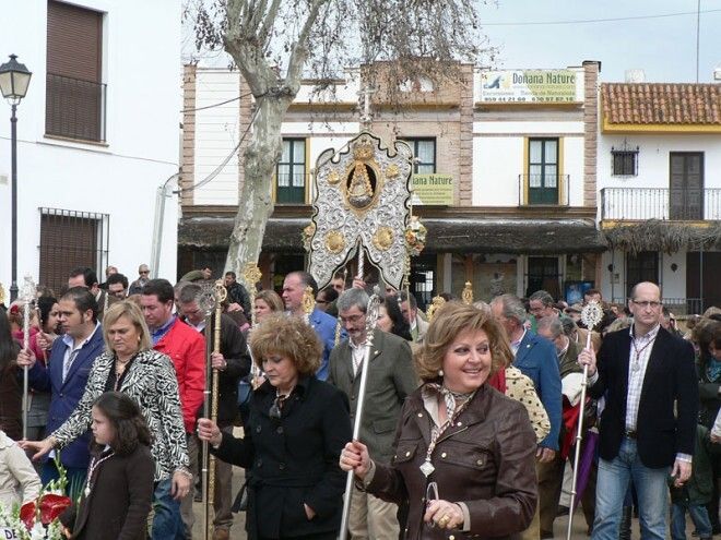 Los rocieros moguereños se presentaron ante la Blanca Paloma