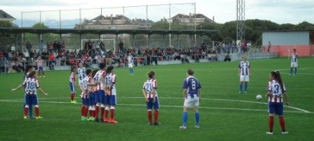 Honrosa derrota del Cajasol Sporting en el telón liguero (2-0)