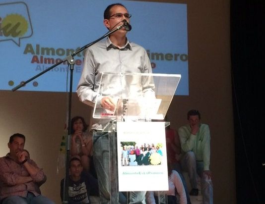 IU presenta en Almonte una lista renovada con 'la ilusión de sacar a la localidad de su crisis socioeconómica'