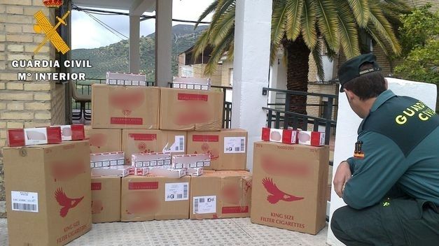 Denunciada por transportar más de 3.700 cajetillas de tabaco de contrabando