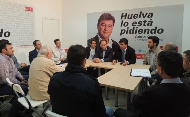 Gabriel Cruz apuesta por la gestión pública de Emtusa y un plan de estabilidad para dar garantías al servicio