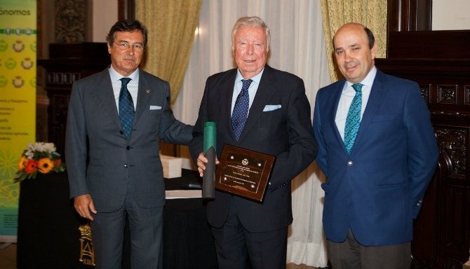 El Colegio Oficial de Ingenieros Agrónomos de Andalucía premia a Caja Rural del Sur