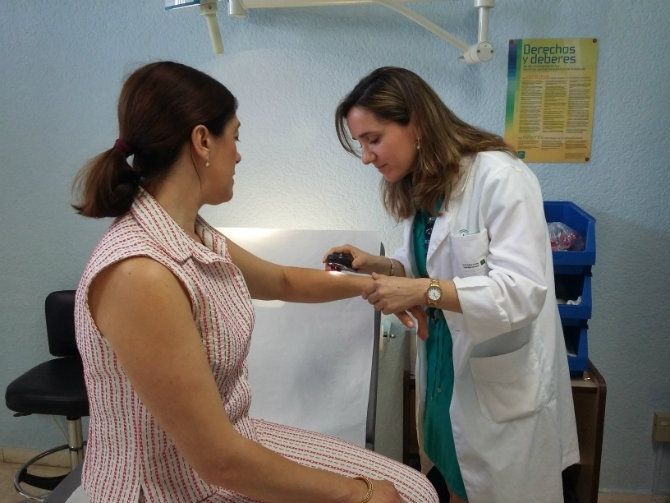 ¿Revisas tu piel en busca de posibles tumores?