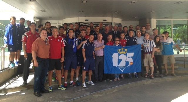 Las peñas Charles Adam y New Jersey le dieron ánimos a la plantilla en su hotel de concentración