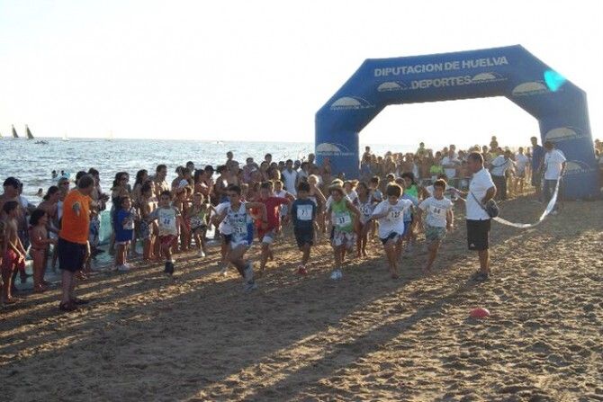 La playa de Islantilla, pista para la Milla Mojada