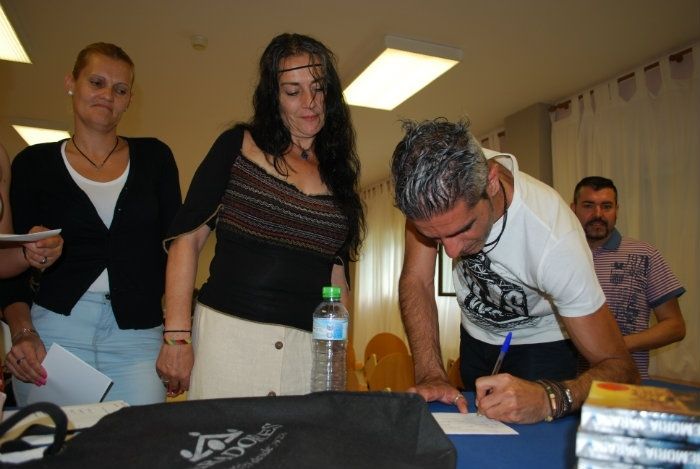 Rafael Adamuz presenta su novela ‘La Memoria Varada’ en el Centro Penitenciario de Huelva