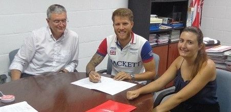 Morcillo ficha por tres temporadas por el Almería de Sergi y Montoro