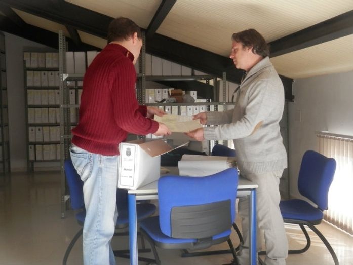 Galaroza bucea en su archivo histórico