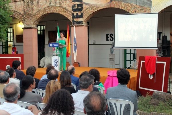 Lorena Muñoz aboga por la unidad para resolver los problemas históricos del mundo del toro