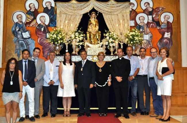 La isleña y vecina de Punta del Caimán Ana Casado Carrillo pregona a la Virgen del Mar