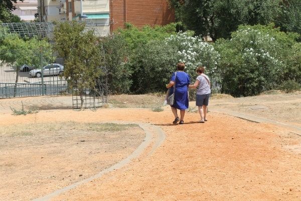 El Ayuntamiento estudia medidas para mejorar el acceso al Parque Moret de personas con movilidad reducida