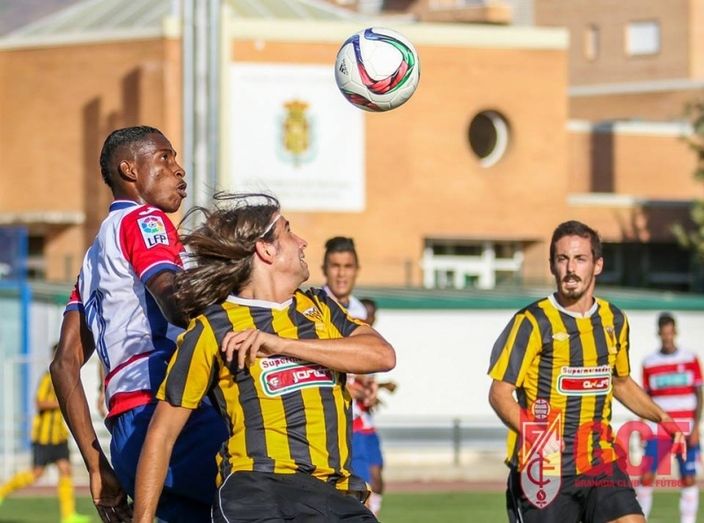 Jarro de agua fría para el San Roque en el descuento (3-3)