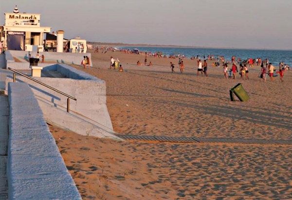 Los chiringuitos onubenses incrementan las ventas un 15% durante el verano manteniendo los precios