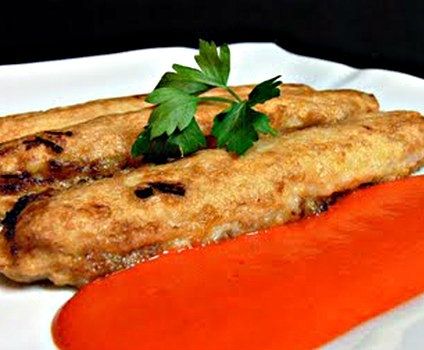 Espárragos rellenos de langostinos y espinacas