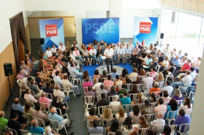 El PSOE anuncia que su apuesta electoral se basará en el empleo y la defensa del Estado de bienestar y la democracia