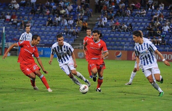 El Recre pierde dos veces un punto en un amargo final (1-2)