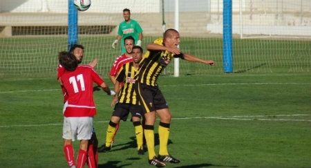 Primera derrota liguera de un San Roque que fue de más a menos (2-4)