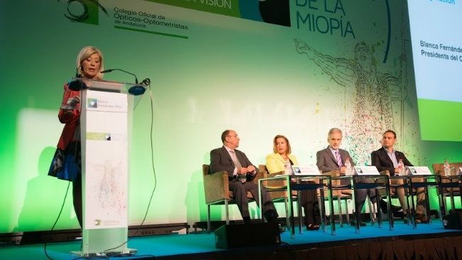 Más de 300 profesionales de la visión se reúnen en Punta Umbría para abordar el control de la miopía