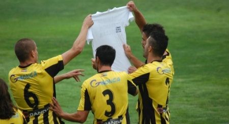 El San Roque se deja ir tras el descanso y el Betis B le castiga con un empate en el descuento (2-2)